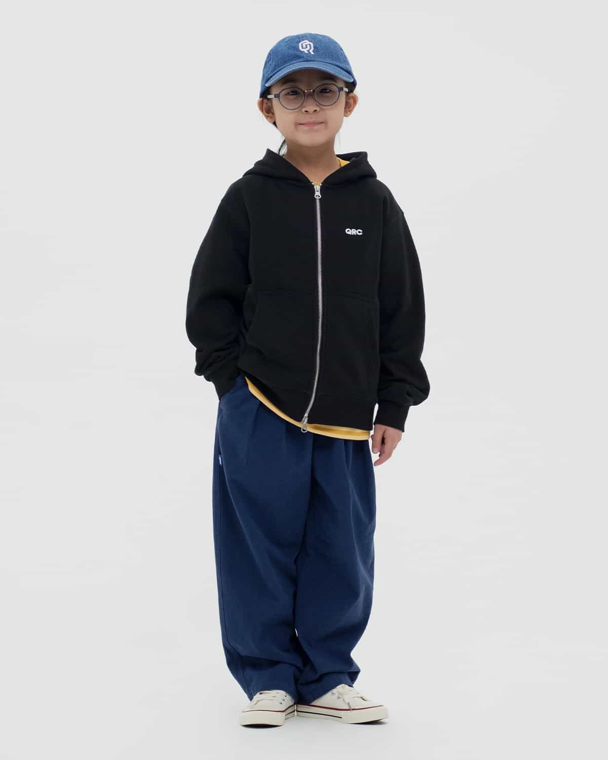 Сырмалы БҮРЖЕЙДЕ БАЛА QRC ҚАРА