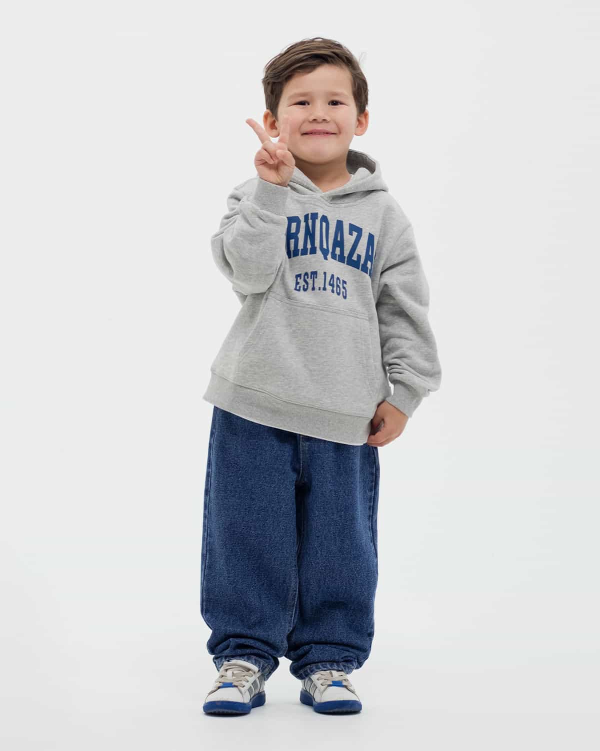 БҮРЖЕЙДЕ БАЛА BORN QAZAQ СҰР МЕЛАНЖ