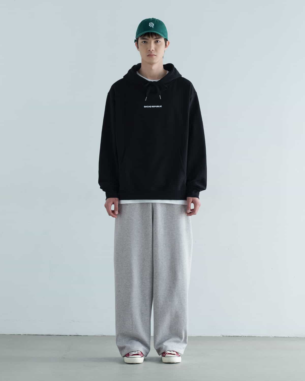 БҮРЖЕЙДЕ QAZAQ REPUBLIC ҚАРА